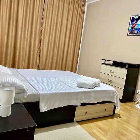 Sky Modern 1 Bedroom Apt W Free Parking Bucharest Exterior photo