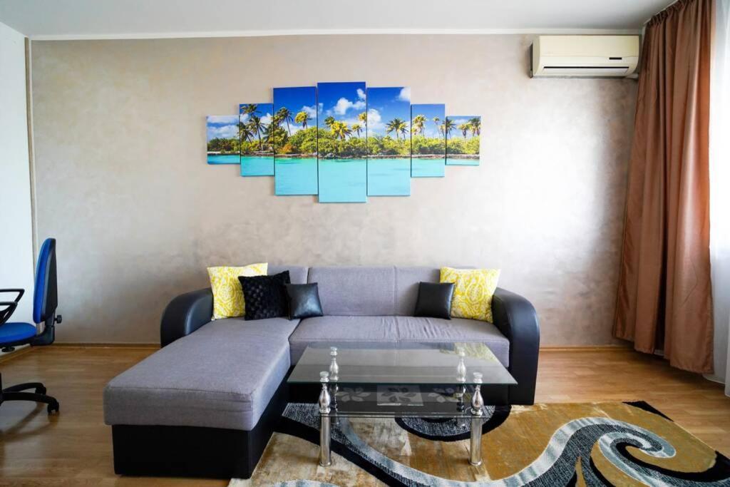 Sky Modern 1 Bedroom Apt W Free Parking Bucharest Exterior photo